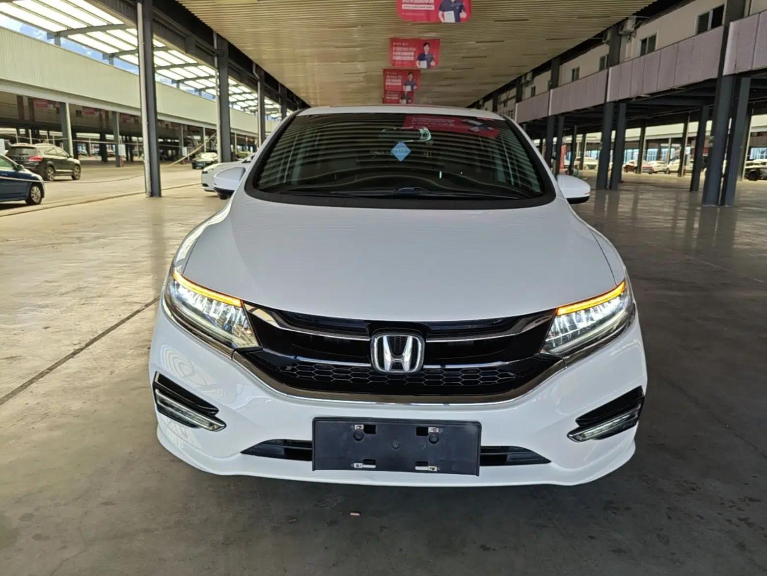 Honda Jade 2017 210 TURBO CVT Luxury Edition 5 Seats — миниатюра 2