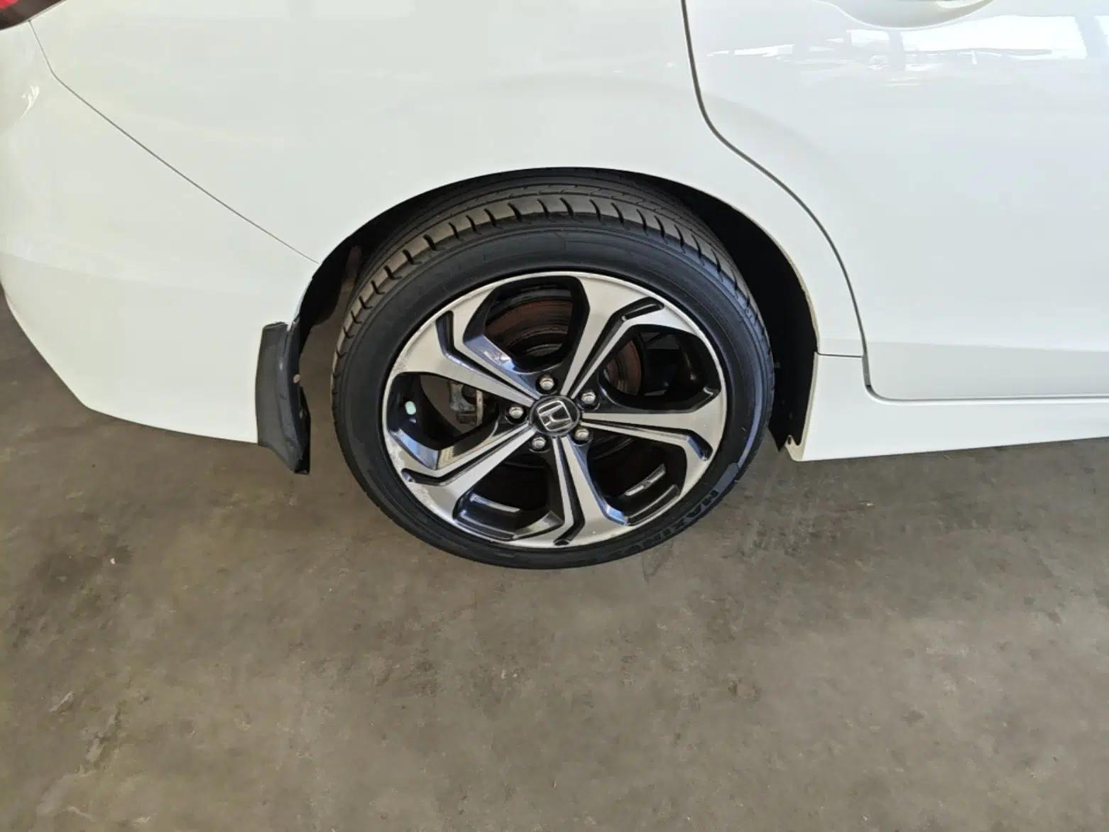 Honda Jade 2017 210 TURBO CVT Luxury Edition 5 Seats — миниатюра 11