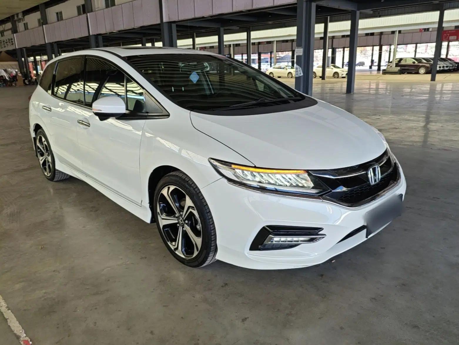 Honda Jade 2017 210 TURBO CVT Luxury Edition 5 Seats — миниатюра 12