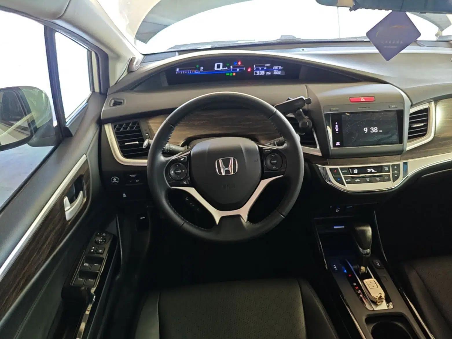 Honda Jade 2017 210 TURBO CVT Luxury Edition 5 Seats — миниатюра 18