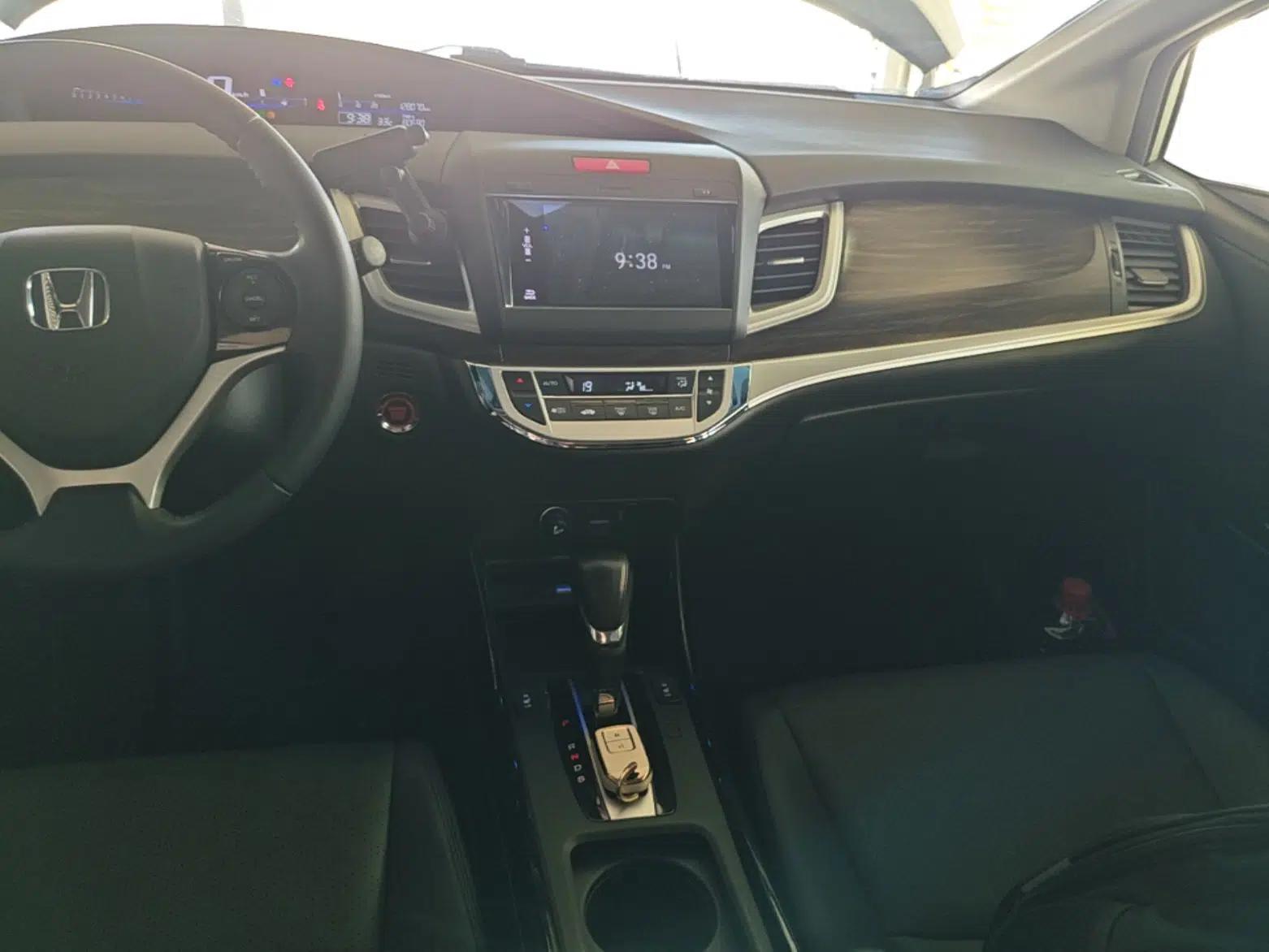 Honda Jade 2017 210 TURBO CVT Luxury Edition 5 Seats — миниатюра 20