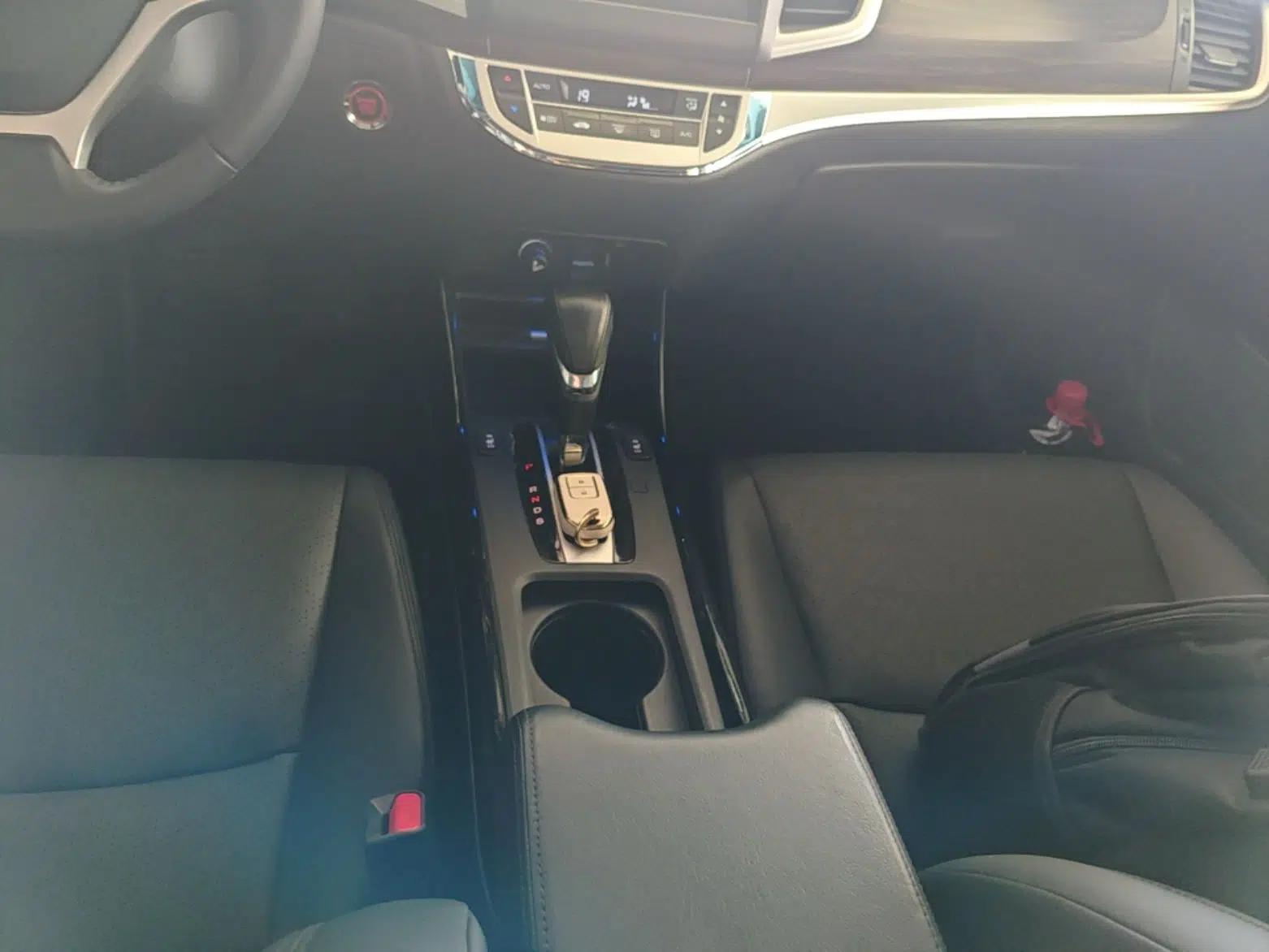 Honda Jade 2017 210 TURBO CVT Luxury Edition 5 Seats — миниатюра 21