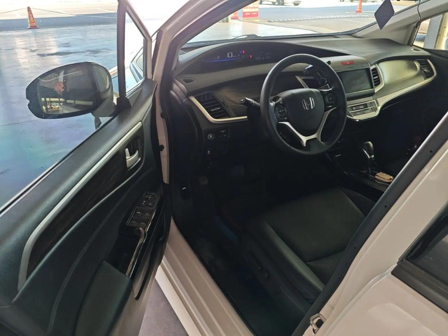 Honda Jade 2017 210 TURBO CVT Luxury Edition 5 Seats — миниатюра 23