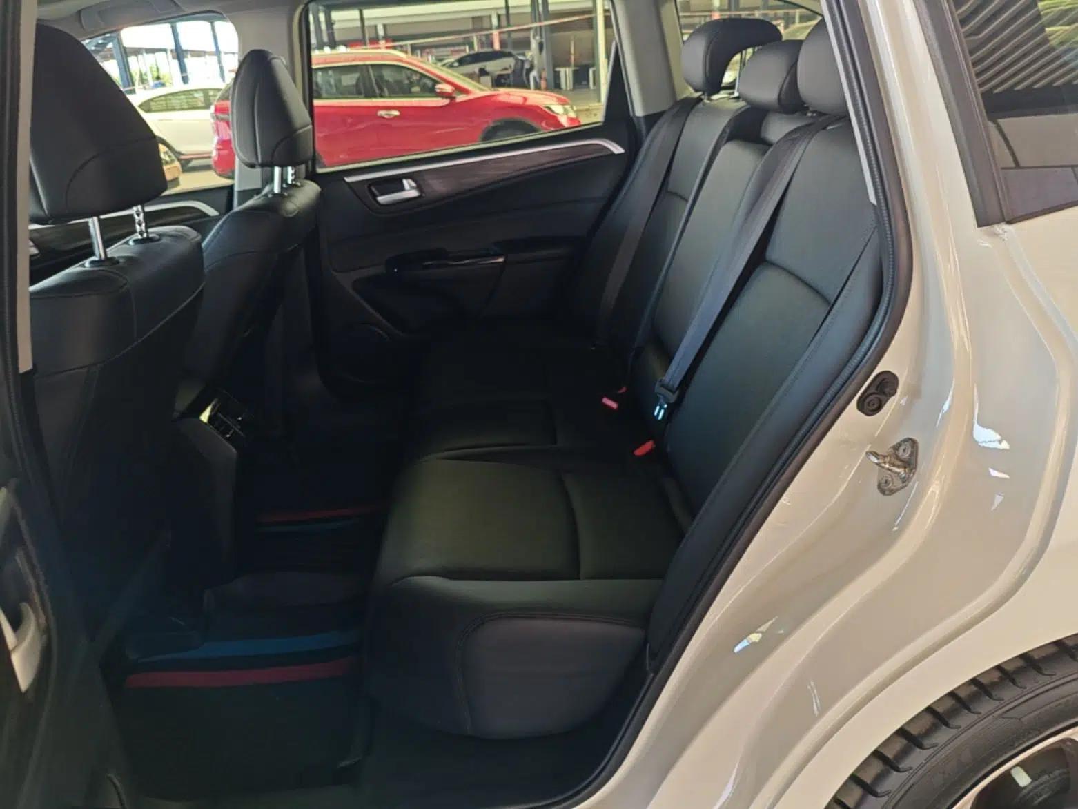 Honda Jade 2017 210 TURBO CVT Luxury Edition 5 Seats — миниатюра 25