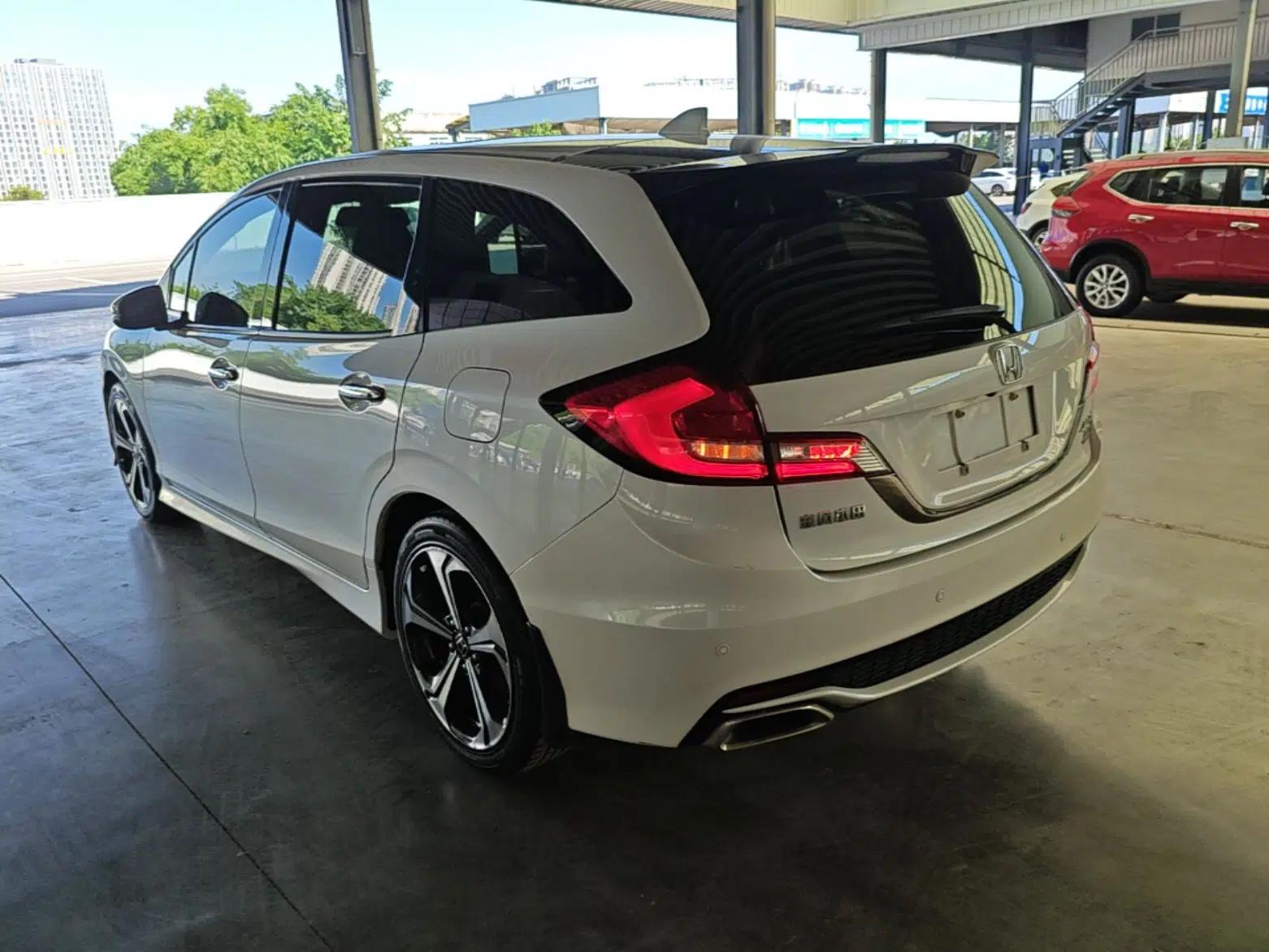 Honda Jade 2017 210 TURBO CVT Luxury Edition 5 Seats — миниатюра 4