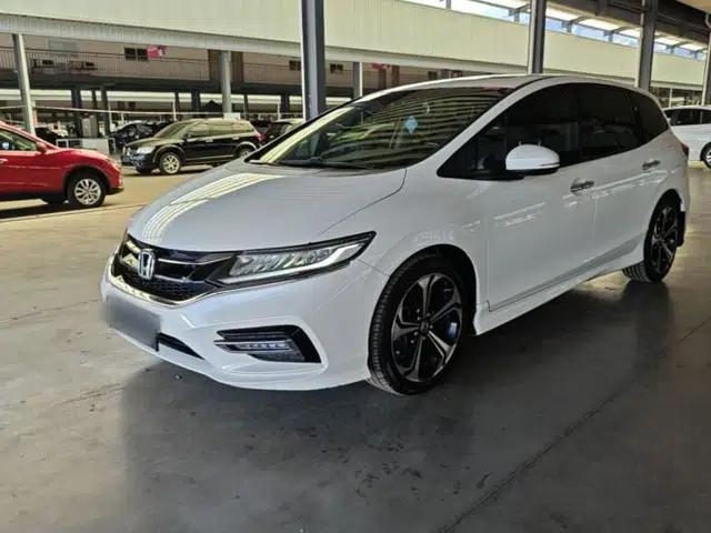 Honda Jade 2017 210 TURBO CVT Luxury Edition 5 Seats