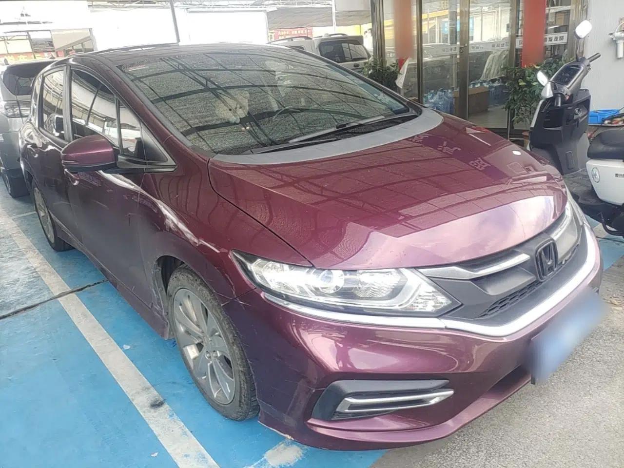 Honda Jade 2017 1.8L automatic Comfort version 5 seats — миниатюра 12
