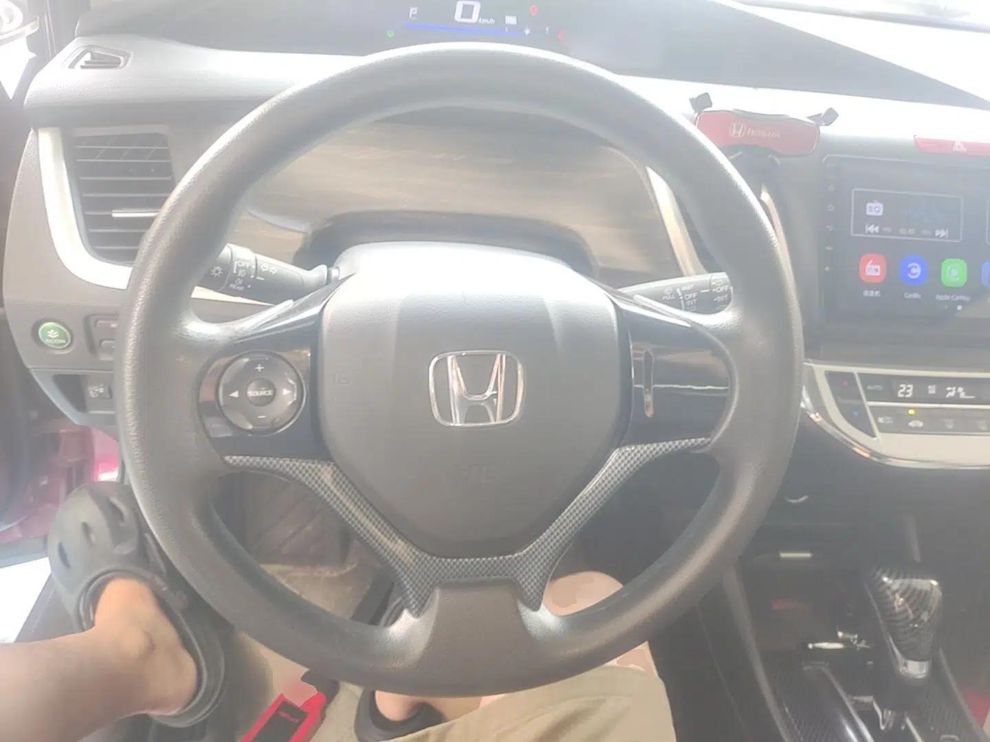 Honda Jade 2017 1.8L automatic Comfort version 5 seats — миниатюра 18