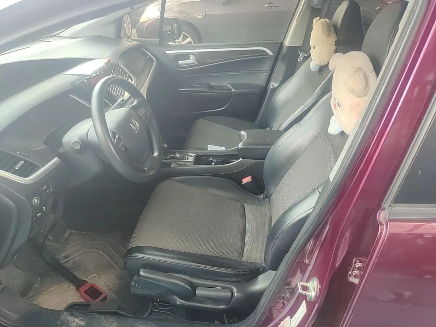 Honda Jade 2017 1.8L automatic Comfort version 5 seats — миниатюра 22