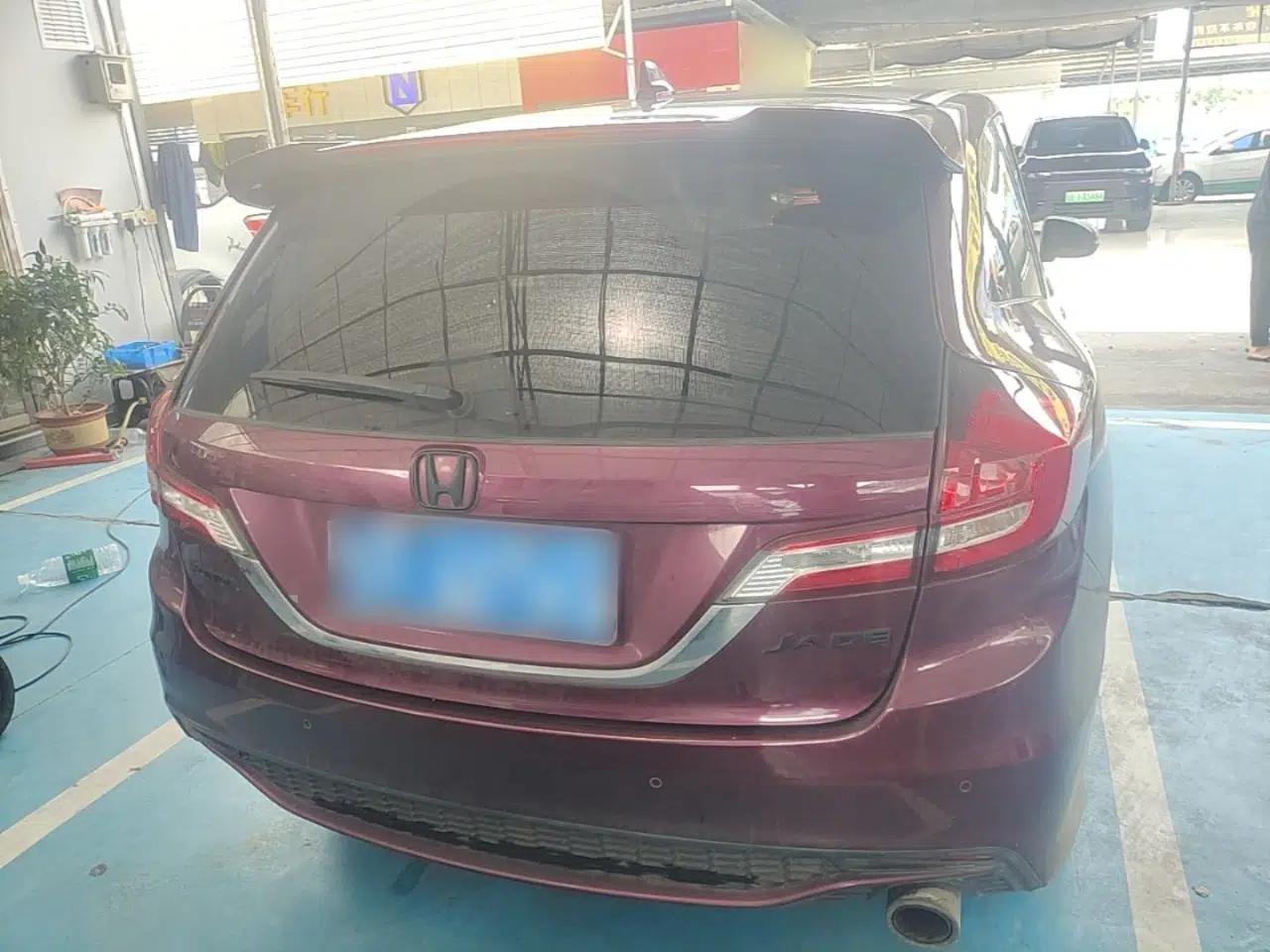 Honda Jade 2017 1.8L automatic Comfort version 5 seats — миниатюра 5