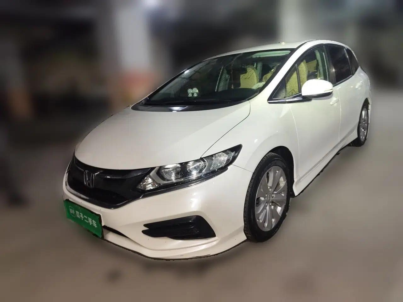 Honda Jade 2017 1.8L Automatic Classic Edition 5 seats — миниатюра 1