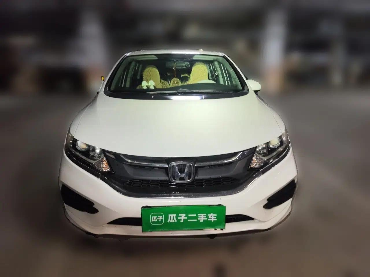 Honda Jade 2017 1.8L Automatic Classic Edition 5 seats — миниатюра 2