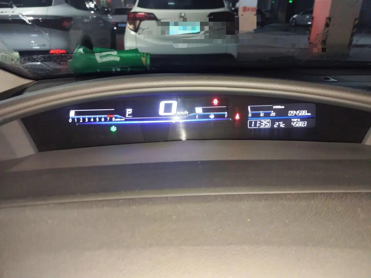 Honda Jade 2017 1.8L Automatic Classic Edition 5 seats — миниатюра 11