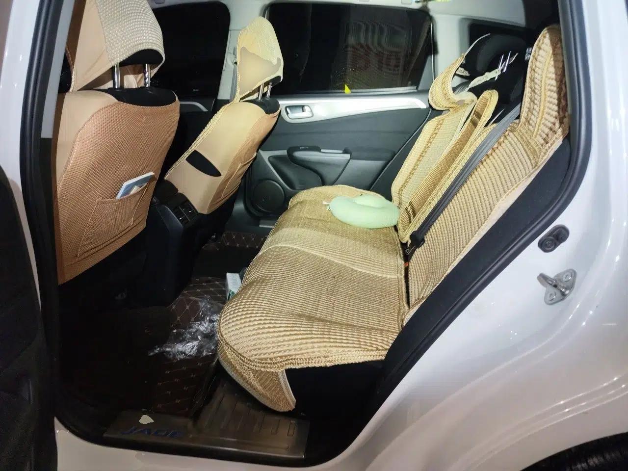 Honda Jade 2017 1.8L Automatic Classic Edition 5 seats — миниатюра 17