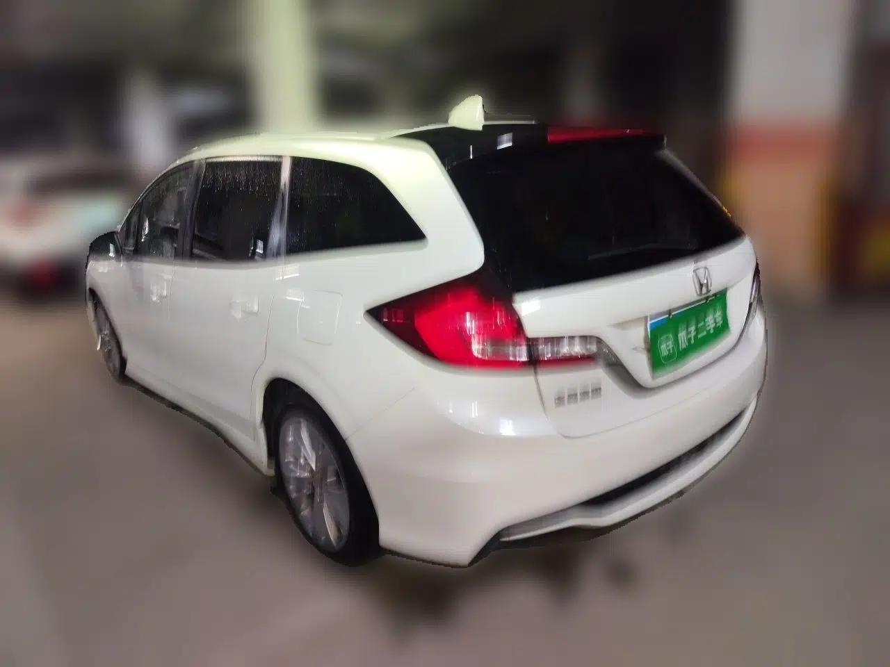 Honda Jade 2017 1.8L Automatic Classic Edition 5 seats — миниатюра 4