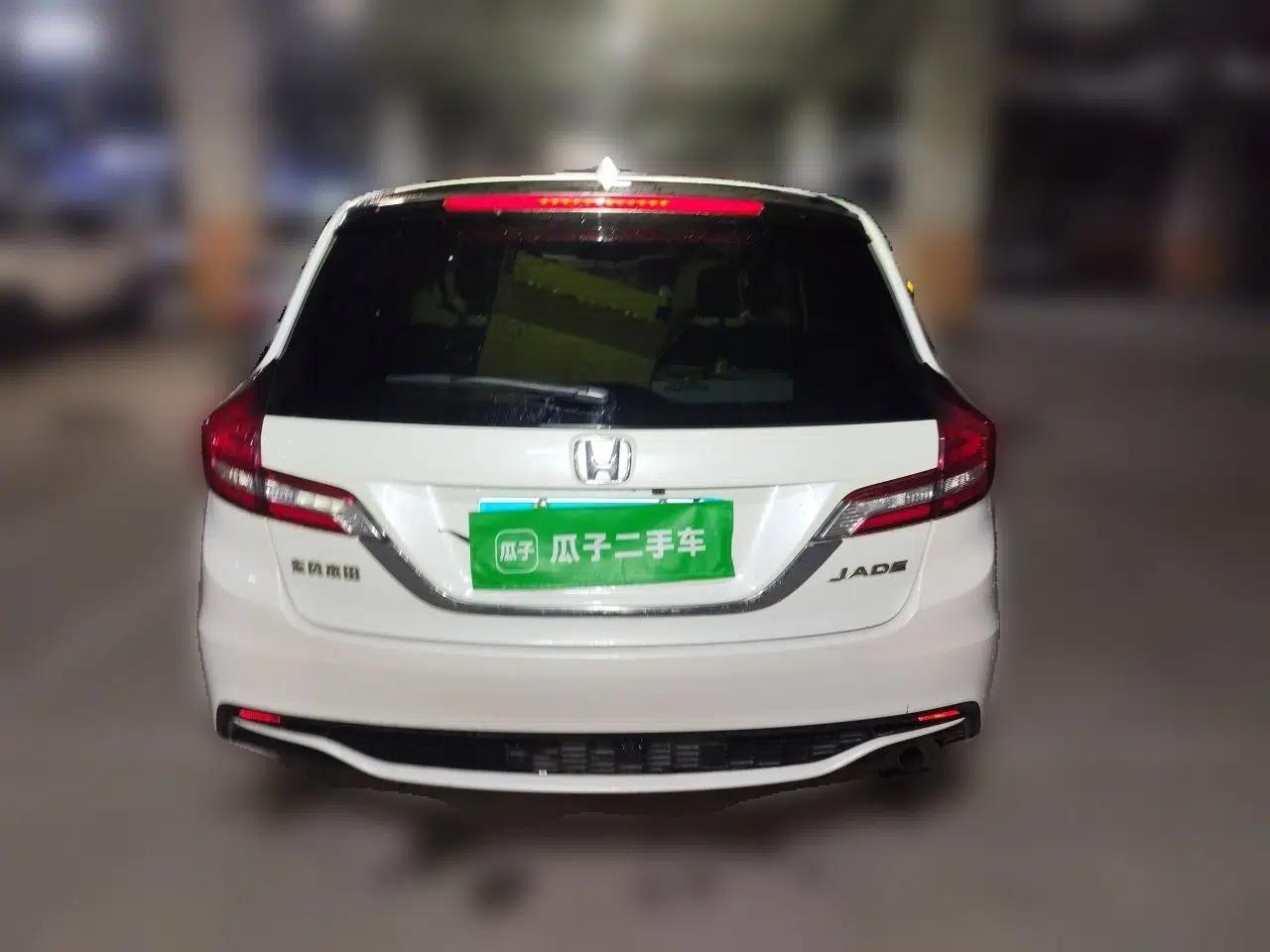 Honda Jade 2017 1.8L Automatic Classic Edition 5 seats — миниатюра 5