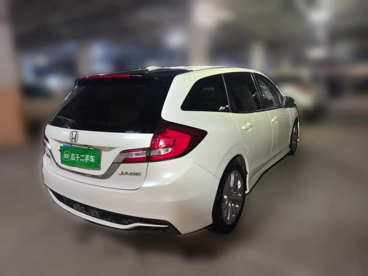 Honda Jade 2017 1.8L Automatic Classic Edition 5 seats — миниатюра 6