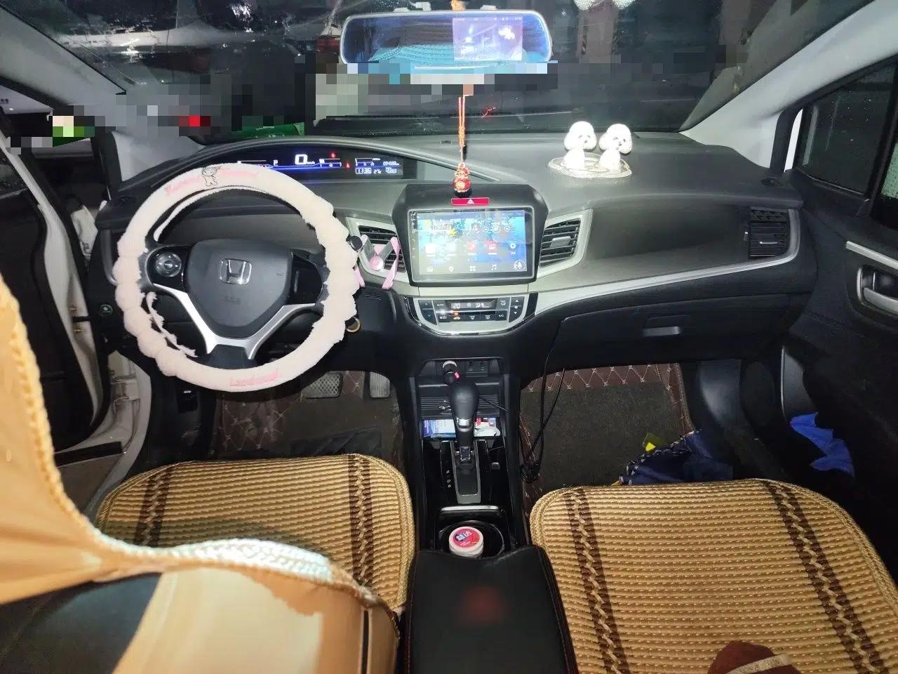 Honda Jade 2017 1.8L Automatic Classic Edition 5 seats — миниатюра 9