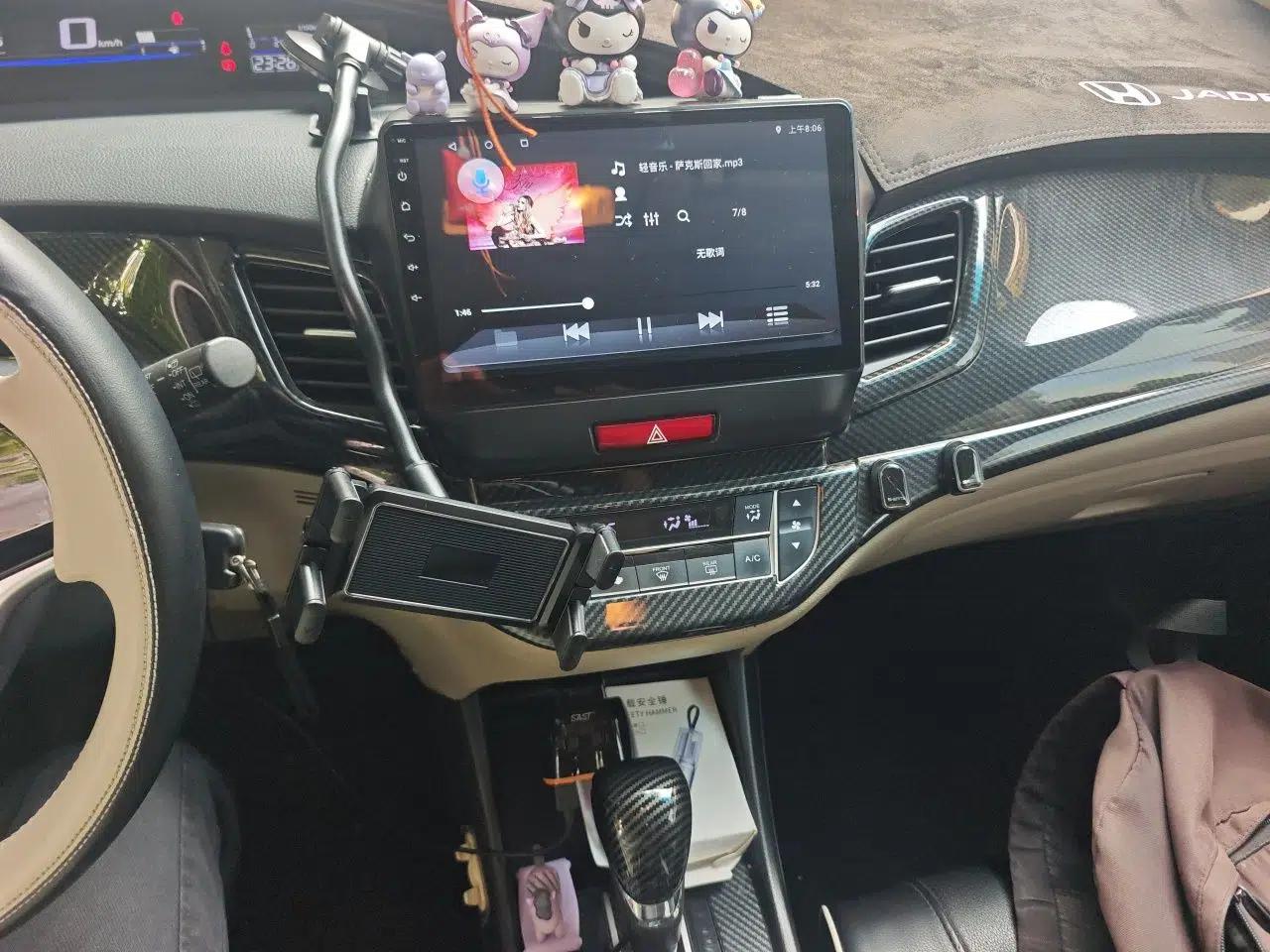 Honda Jade 2013 1.8L automatic Comfort version 5 seats — миниатюра 13