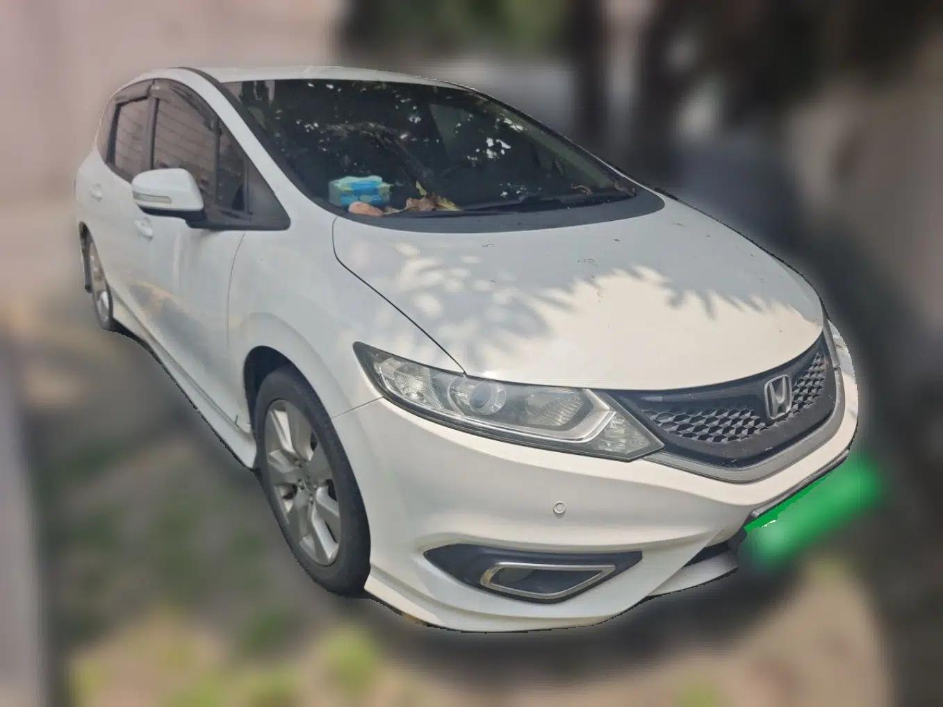 Honda Jade 2013 1.8L automatic Comfort version 5 seats — миниатюра 3