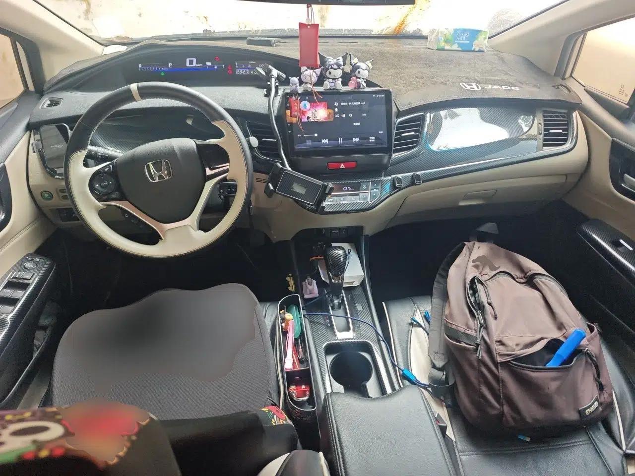 Honda Jade 2013 1.8L automatic Comfort version 5 seats — миниатюра 9