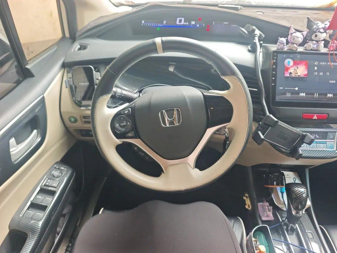 Honda Jade 2013 1.8L automatic Comfort version 5 seats — миниатюра 10