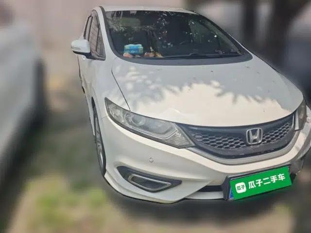 Honda Jade 2013 1.8L automatic Comfort version 5 seats