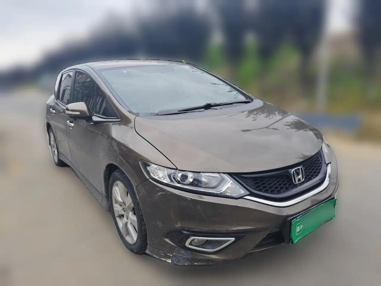 Honda Jade 2014 1.8L CVT Luxury Edition 5 seats — миниатюра 3