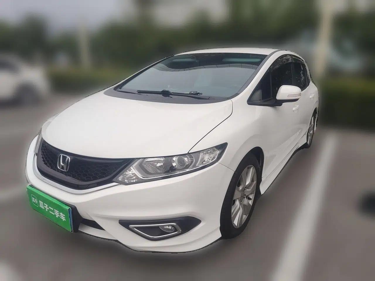 Honda Jade 2013 1.8L automatic Comfort version 5 seats — миниатюра 1