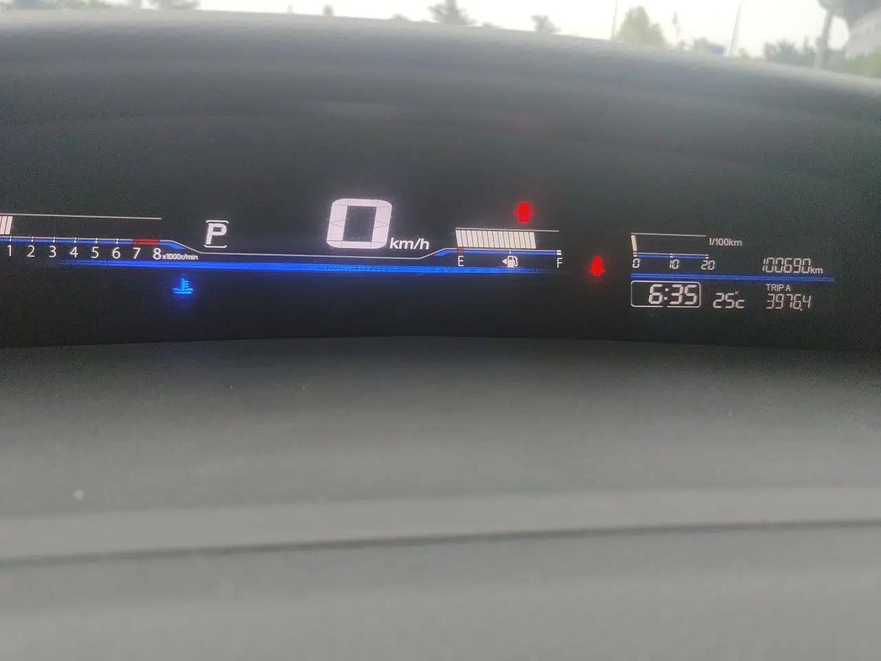 Honda Jade 2013 1.8L automatic Comfort version 5 seats — миниатюра 11