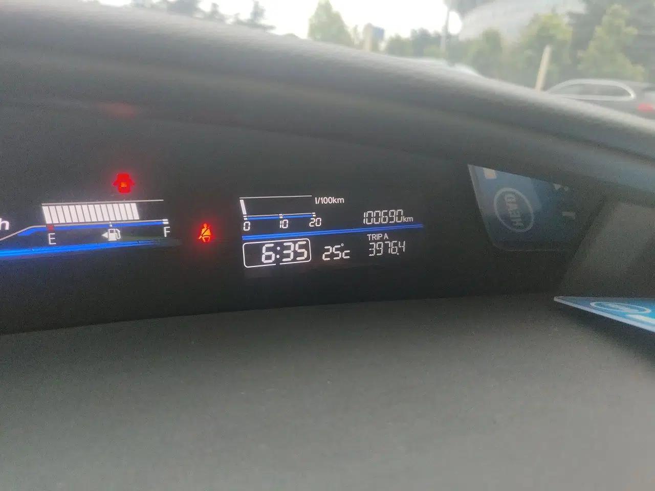 Honda Jade 2013 1.8L automatic Comfort version 5 seats — миниатюра 12