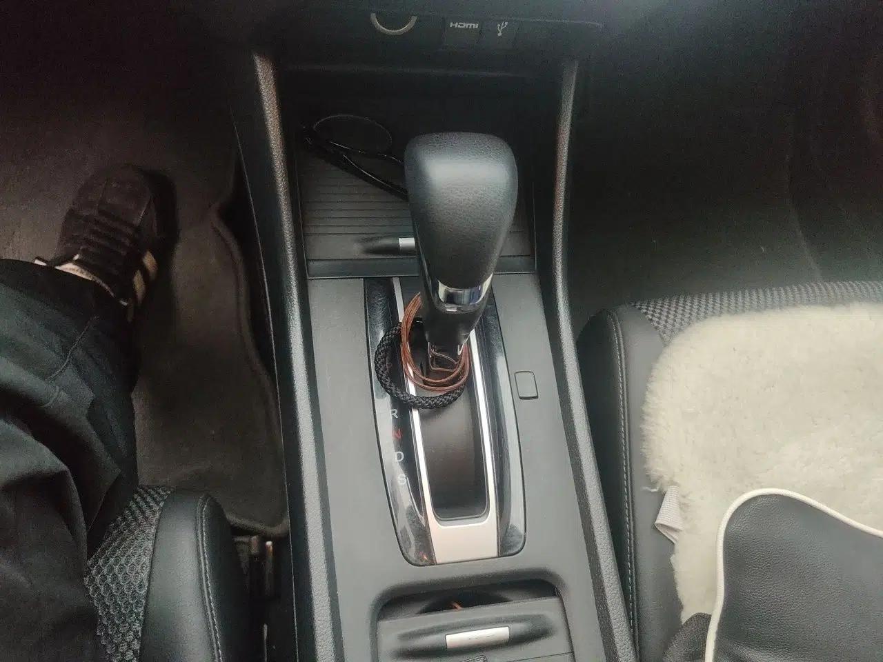 Honda Jade 2013 1.8L automatic Comfort version 5 seats — миниатюра 14