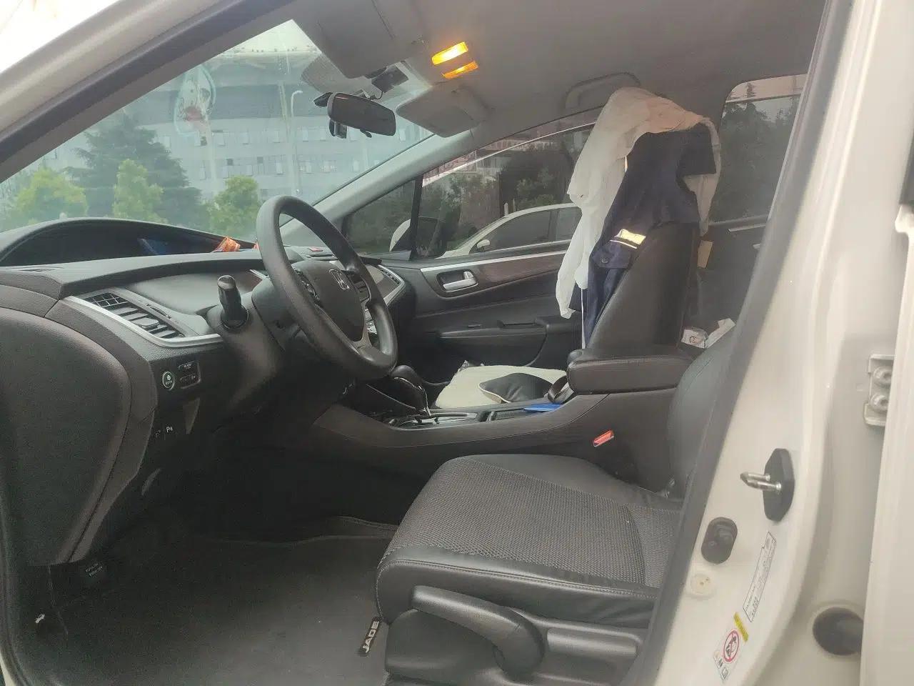 Honda Jade 2013 1.8L automatic Comfort version 5 seats — миниатюра 15