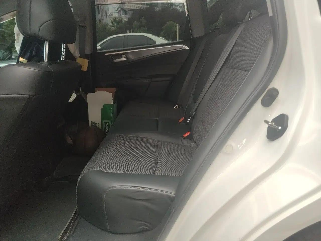 Honda Jade 2013 1.8L automatic Comfort version 5 seats — миниатюра 17