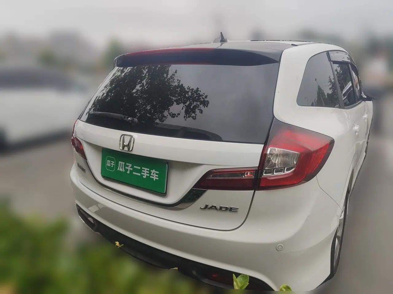 Honda Jade 2013 1.8L automatic Comfort version 5 seats — миниатюра 5
