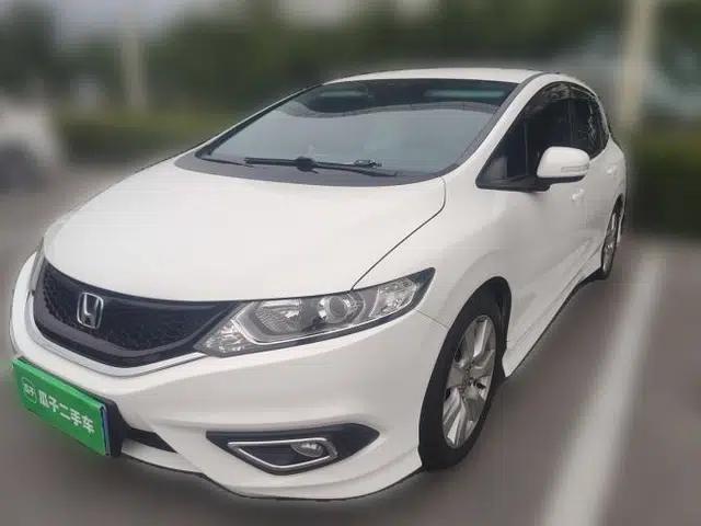 Honda Jade 2013 1.8L automatic Comfort version 5 seats