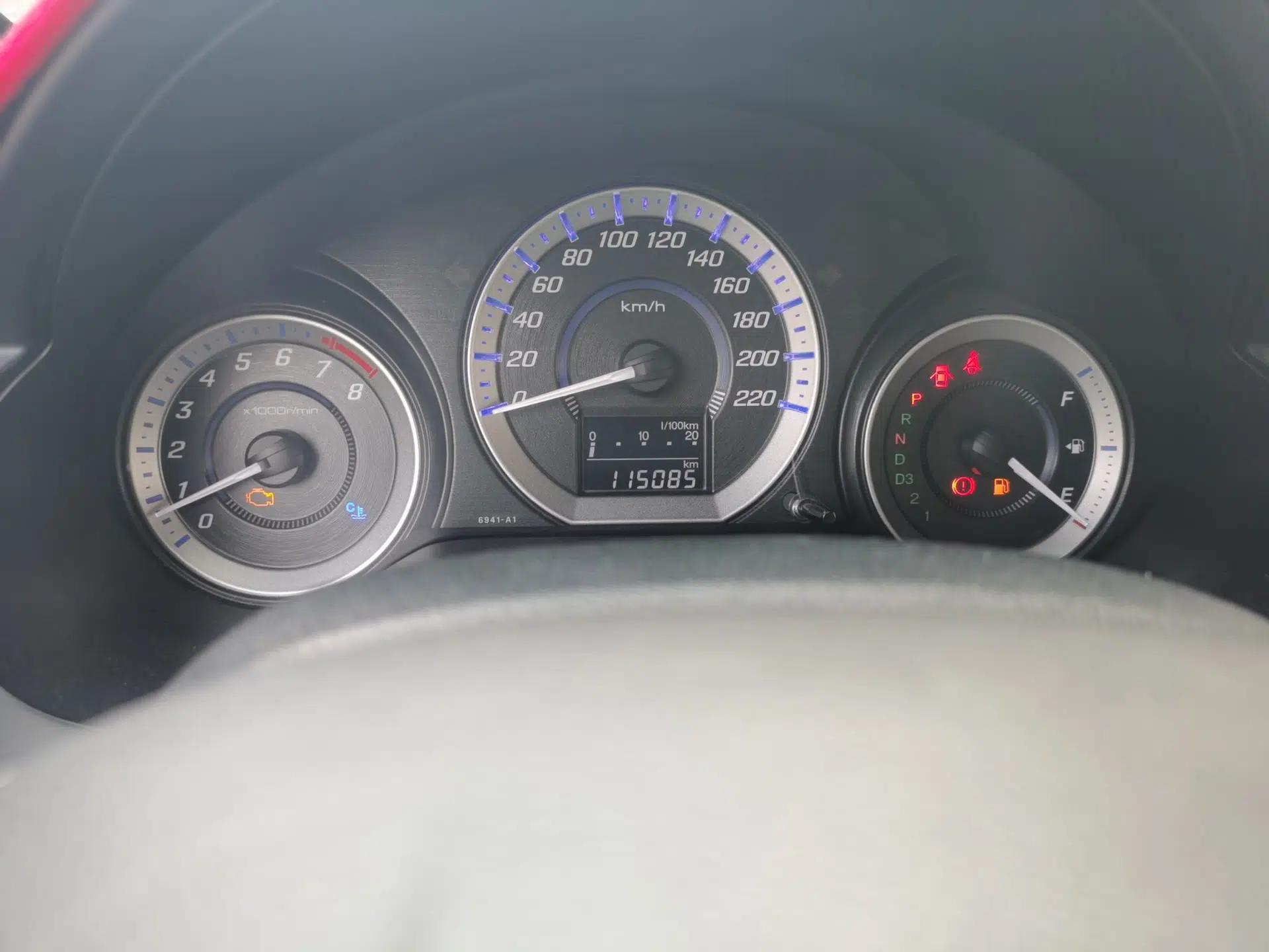 Honda City Classic 2012 1.5L Automatic Elite Edition — миниатюра 12