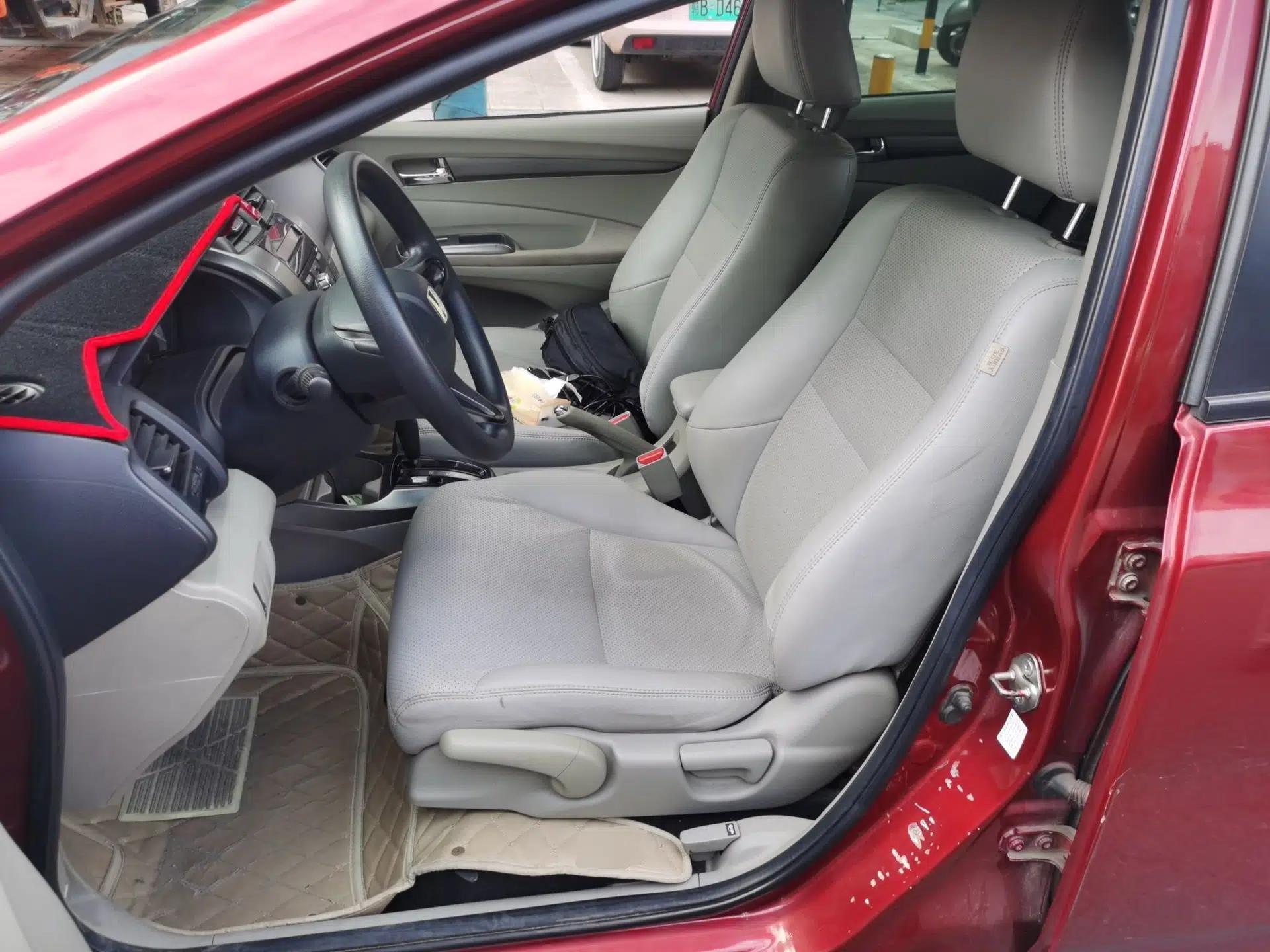 Honda City Classic 2012 1.5L Automatic Elite Edition — миниатюра 15