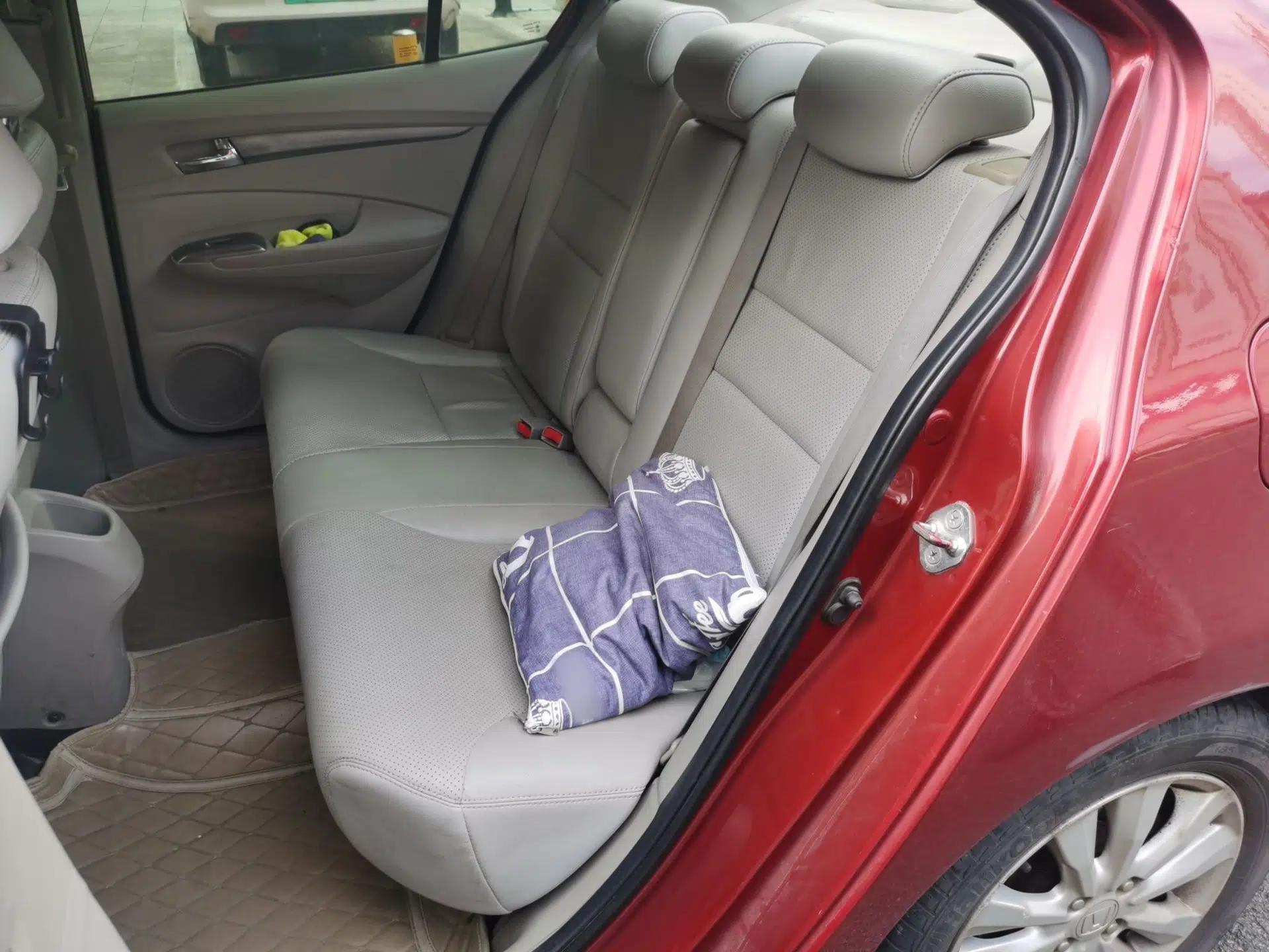 Honda City Classic 2012 1.5L Automatic Elite Edition — миниатюра 17