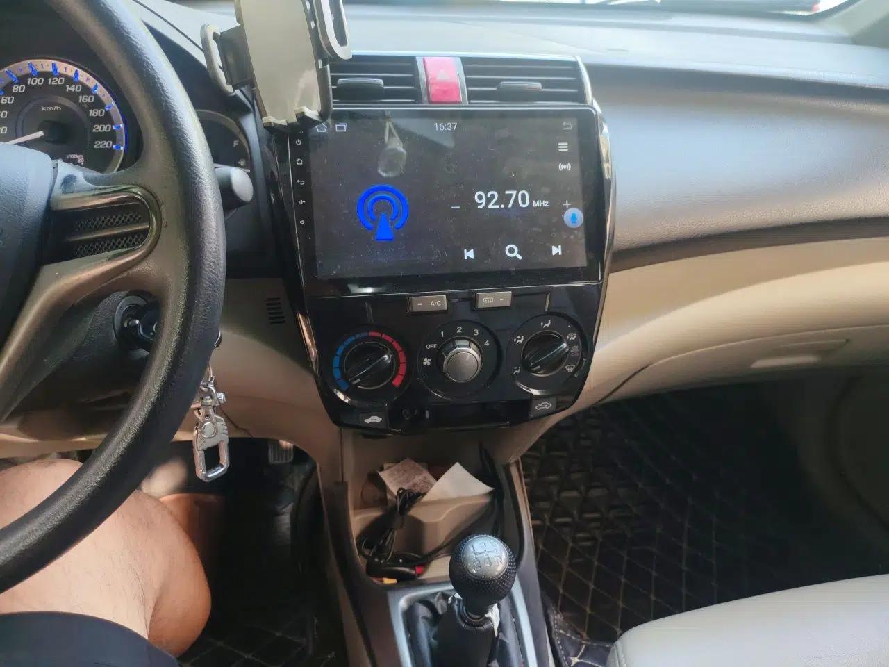 Honda City Classic 2012 1.5L manual Comfort version — миниатюра 13