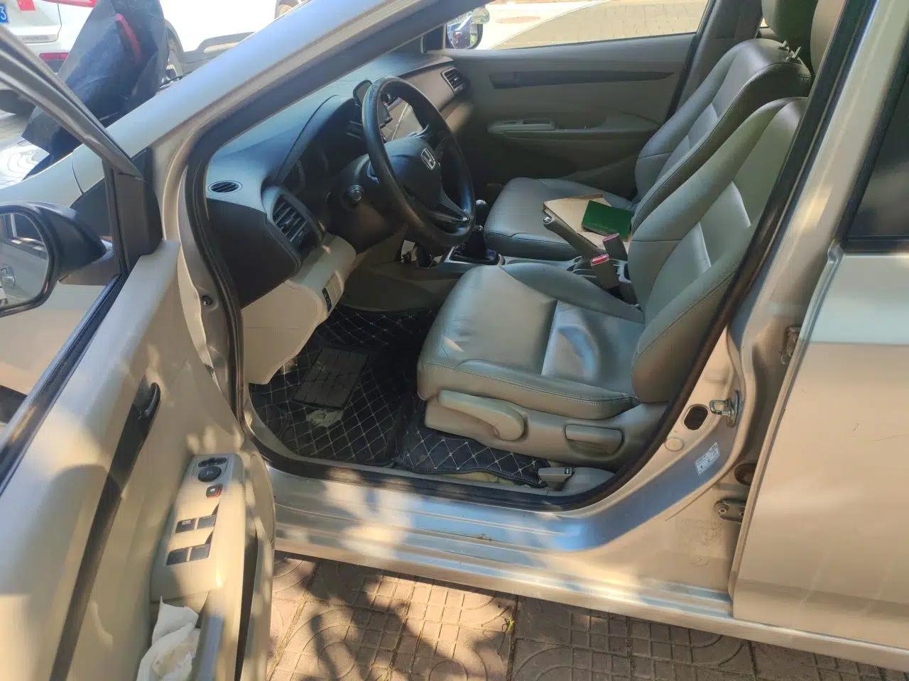 Honda City Classic 2012 1.5L manual Comfort version — миниатюра 16