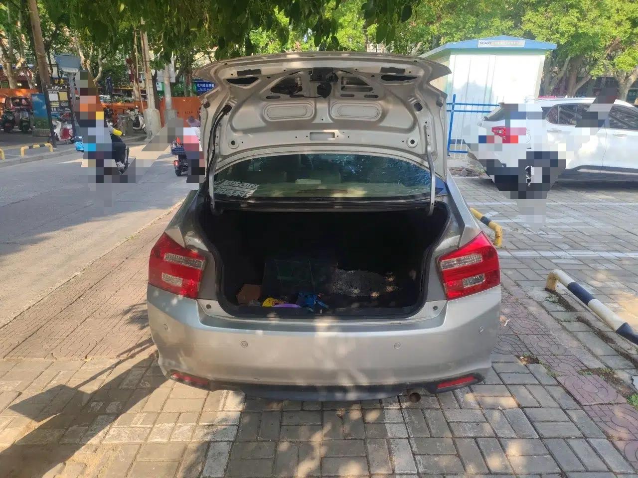 Honda City Classic 2012 1.5L manual Comfort version — миниатюра 19