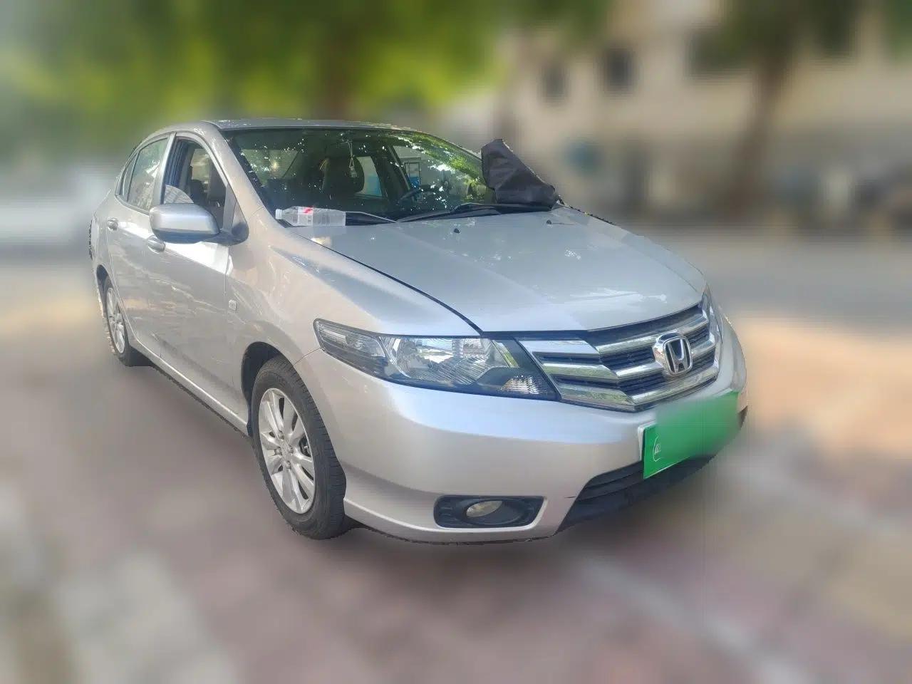 Honda City Classic 2012 1.5L manual Comfort version — миниатюра 3