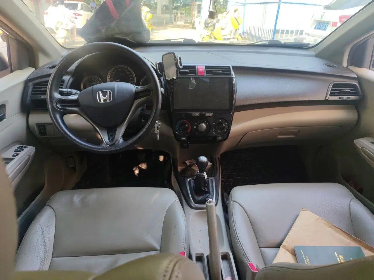 Honda City Classic 2012 1.5L manual Comfort version — миниатюра 9