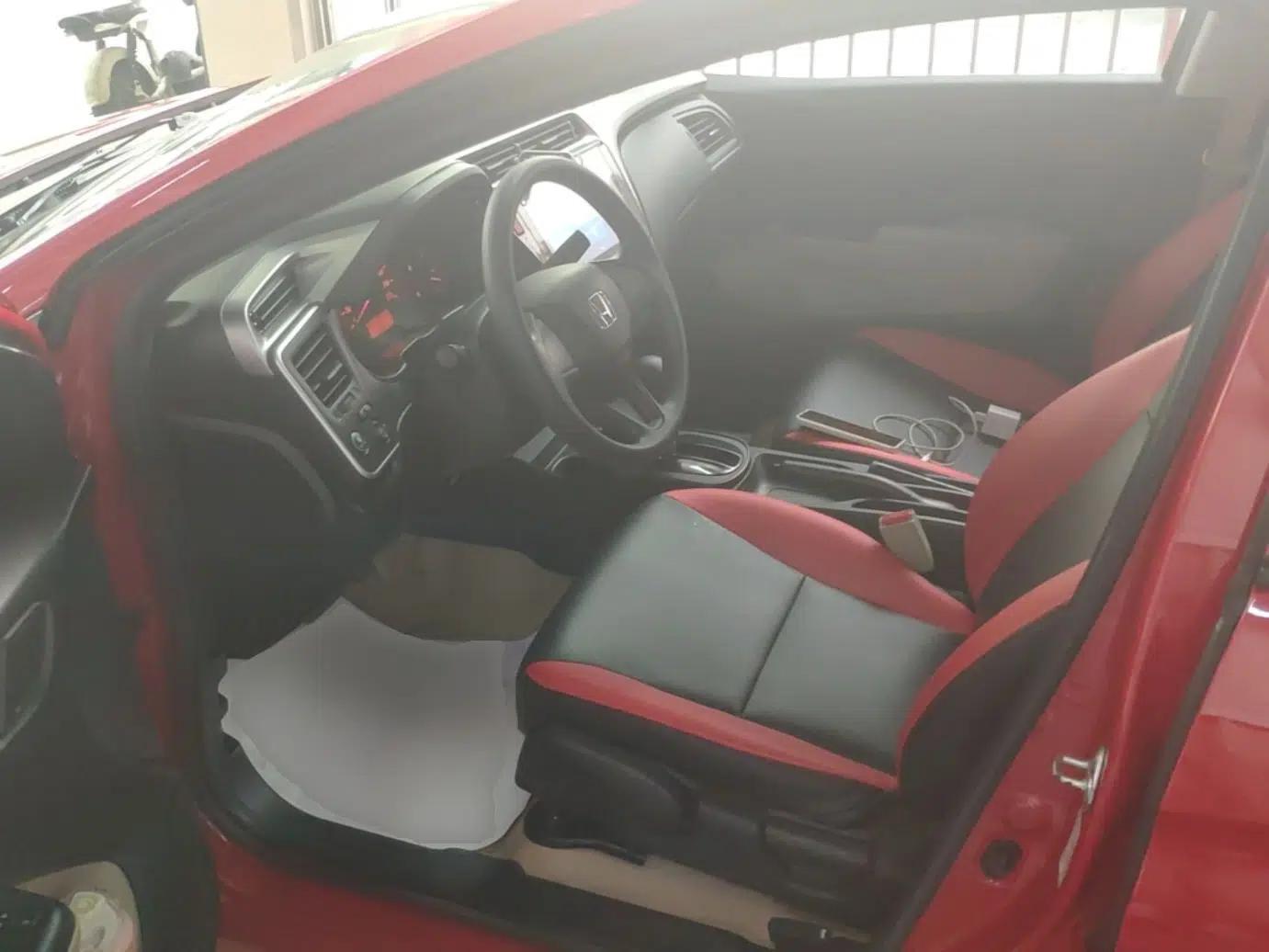 Honda City 2015 1.5L CVT Comfort Version — миниатюра 17