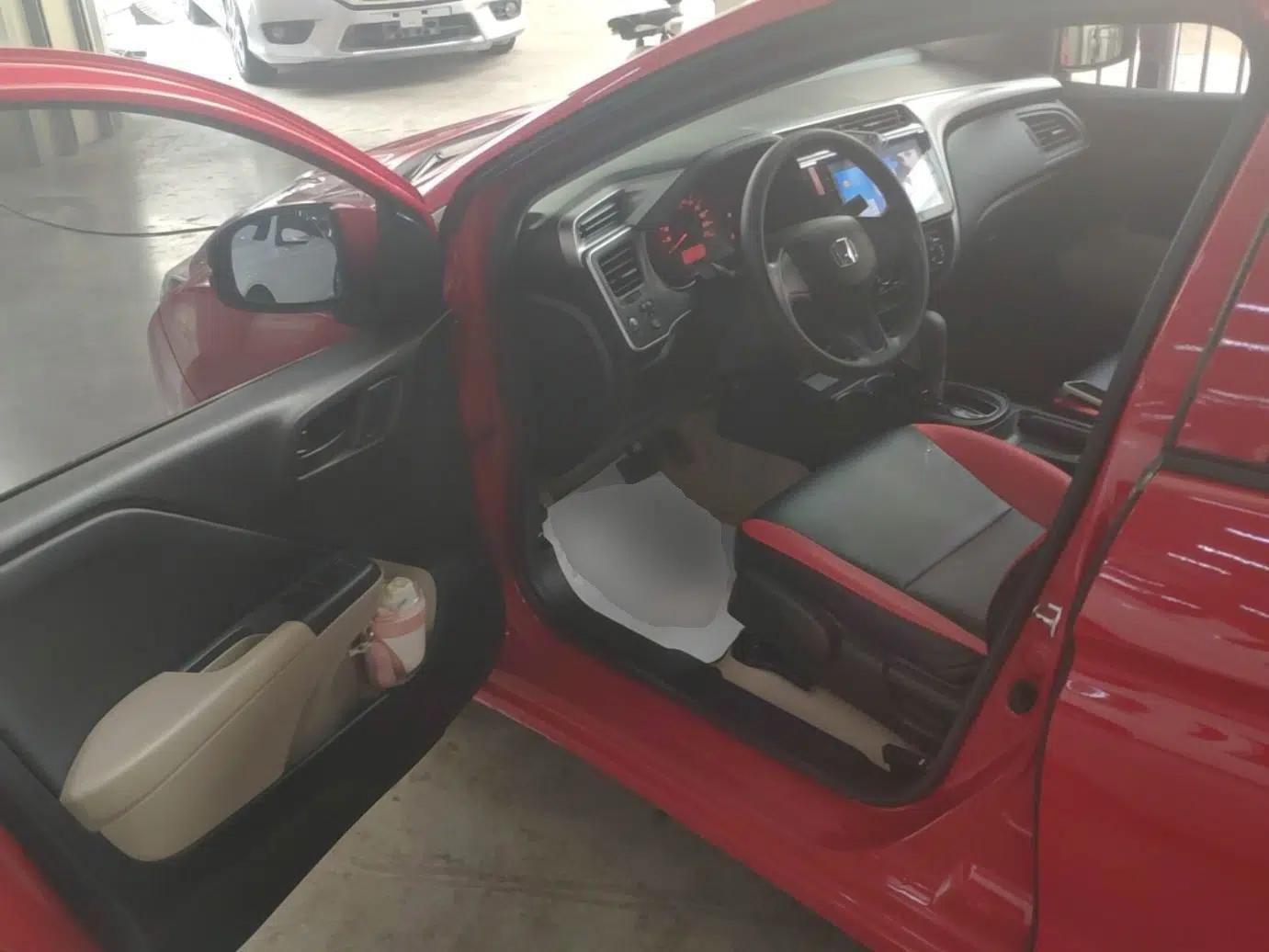 Honda City 2015 1.5L CVT Comfort Version — миниатюра 18