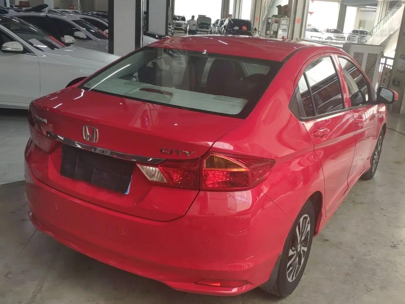 Honda City 2015 1.5L CVT Comfort Version — миниатюра 6