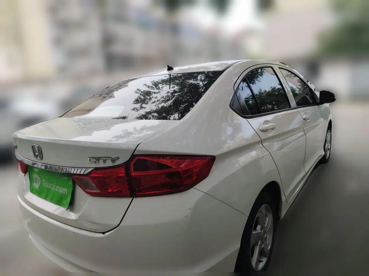 Honda City 2017 1.5L CVT Elite Edition — миниатюра 6