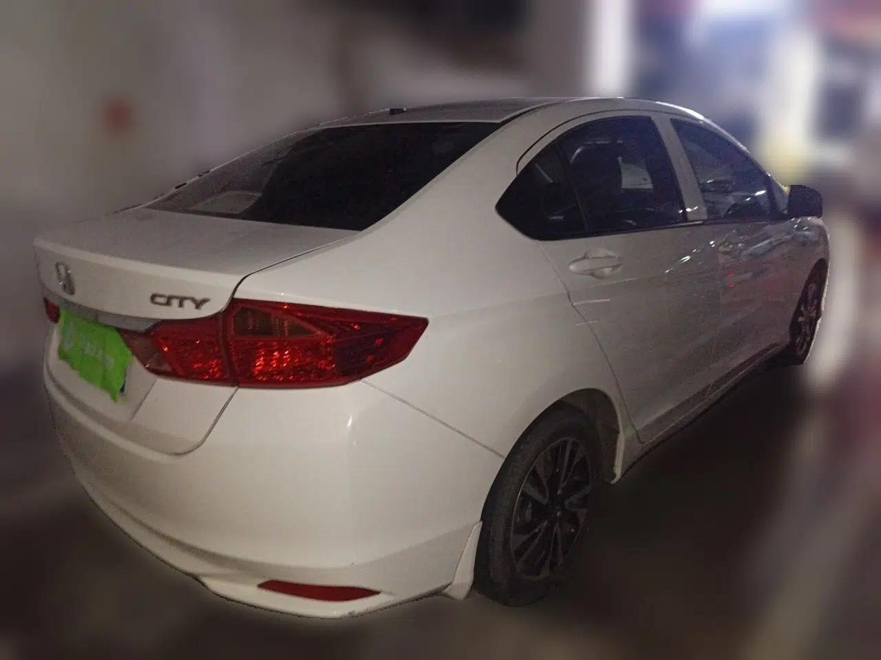 Honda City 2018 1.5L CVT Comfort Version — миниатюра 6
