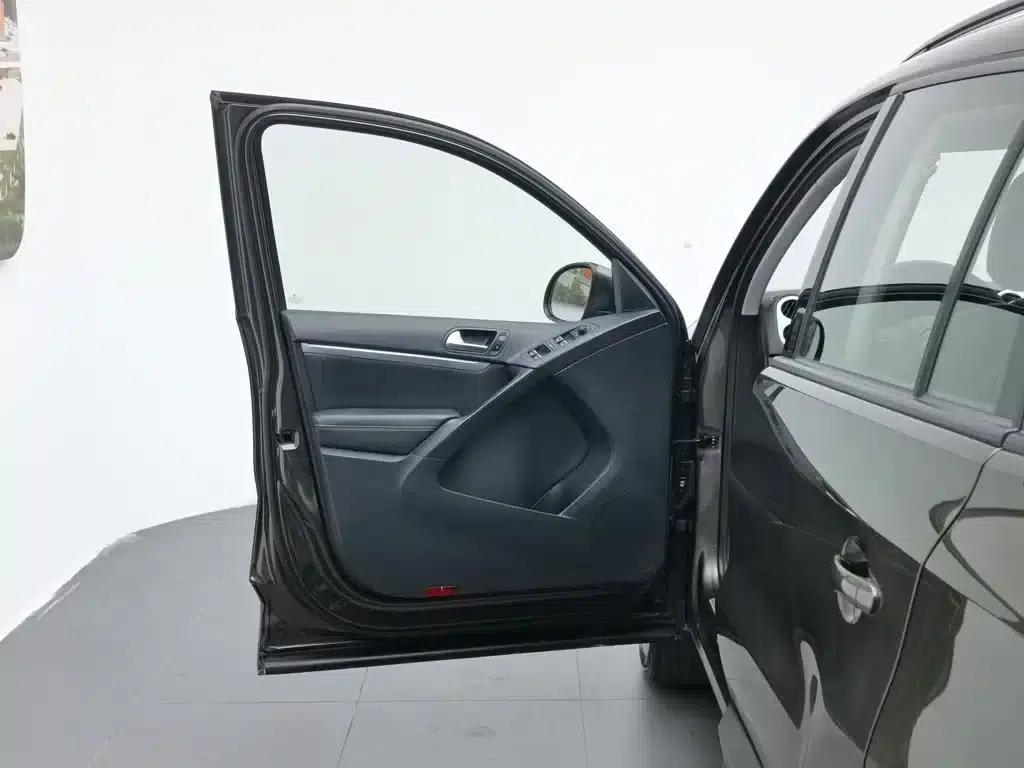 Tiguan 2016 280TSI Automatic 2WD Silk Road Comfort Edition — миниатюра 8